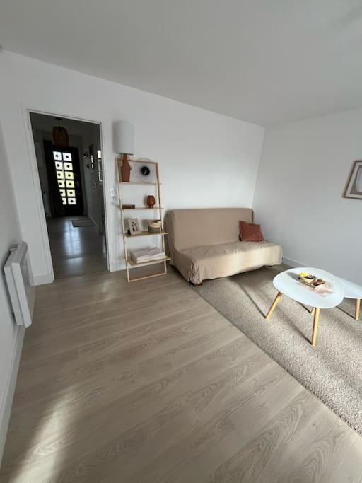 Petite Maison Cosy En Campagne Neuilly  ภายนอก รูปภาพ